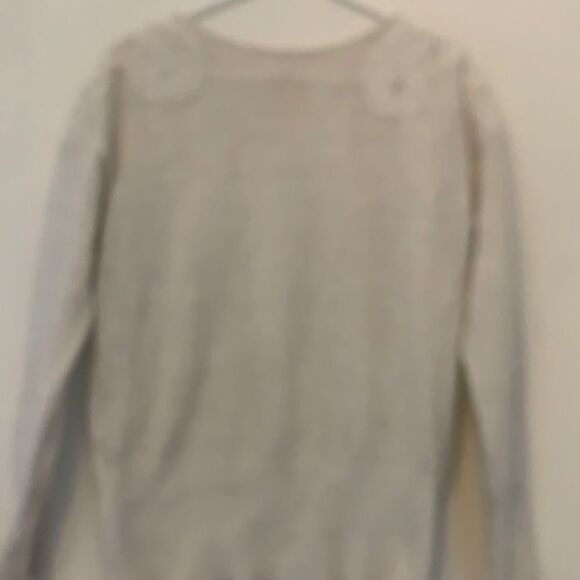 Elle cream colored lightweight sweater with shimmer. Size M. Length 24” Gorgeous - Picture 1 of 6